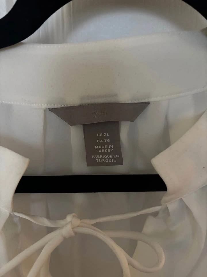 White flutter sleeve blouse - photo 2