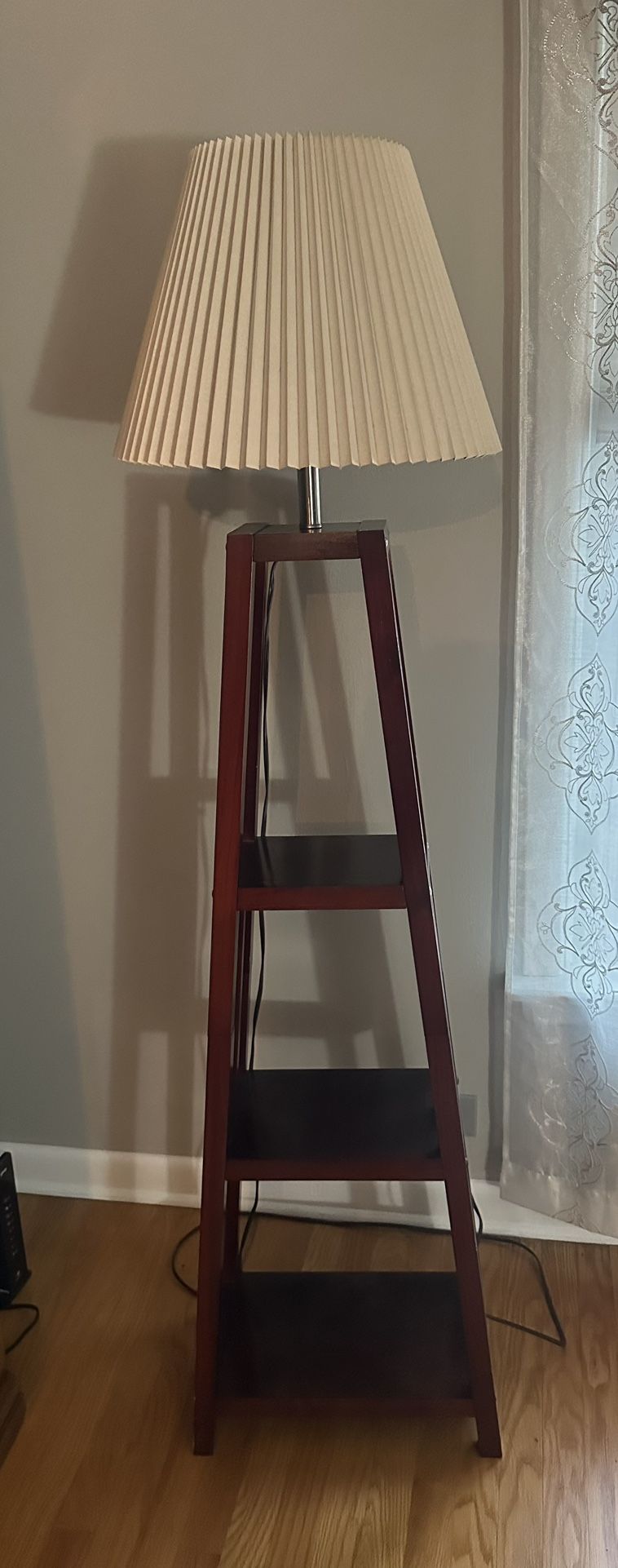 Wooden Lamp in Perfect Condition - photo 3