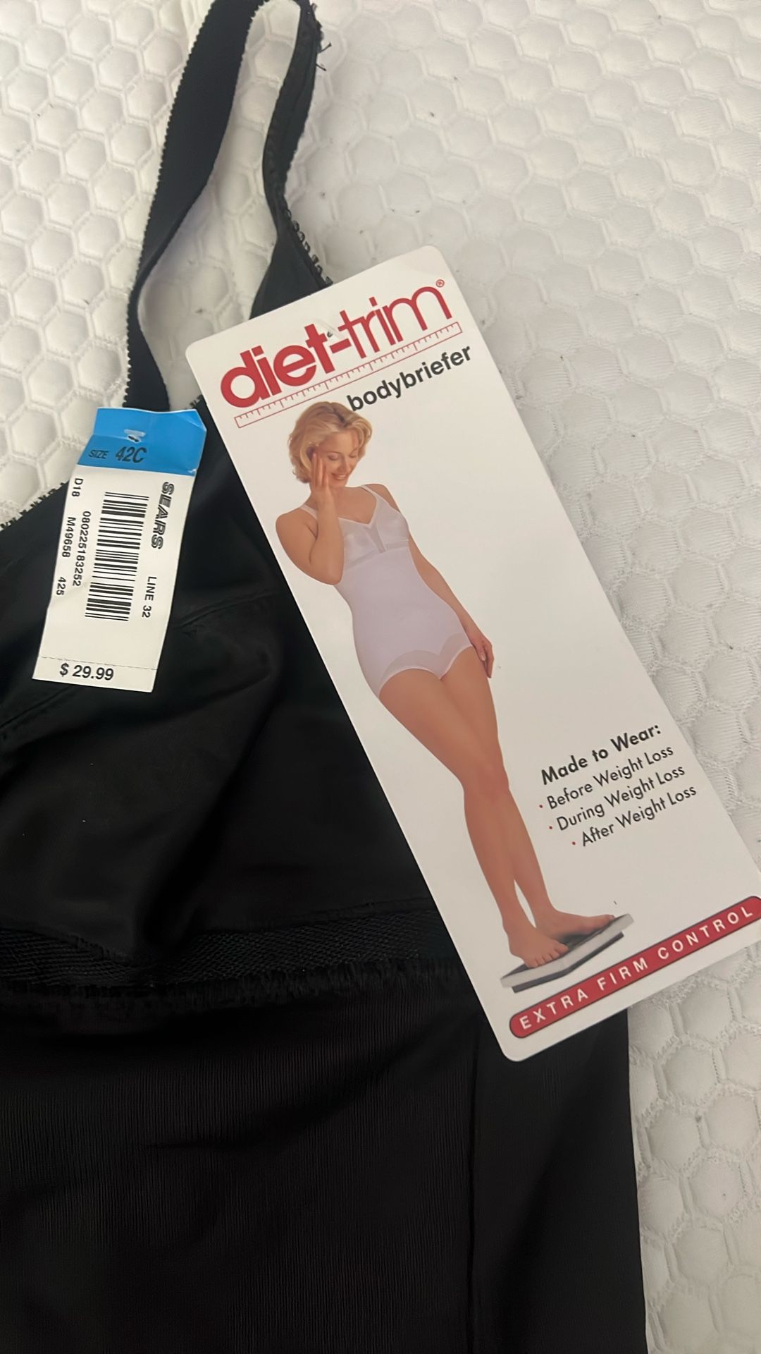 2 New Girdles: Black 42C, White 40C - photo 2