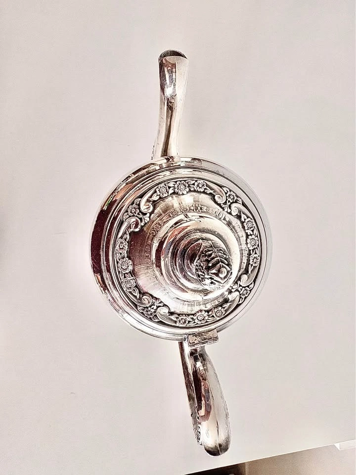 Roger's & Bro Silver Plated Coffee Pot - photo 3