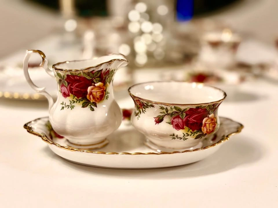 Royal Albert Old Country Roses Teapot Set w/ Tray - photo 3