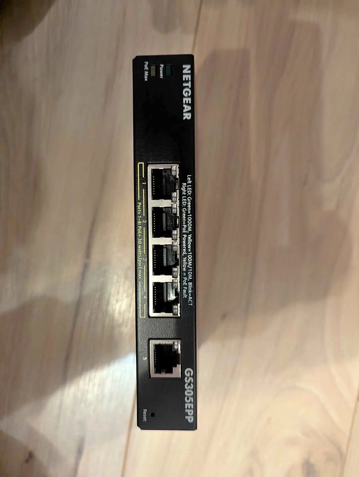 Netgear 4 Port POE Switch - New