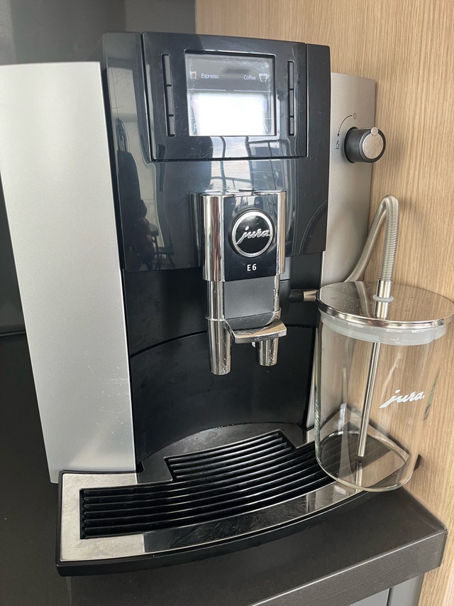 Jura E6 Automatic Espresso Machine with Frother & Grinder