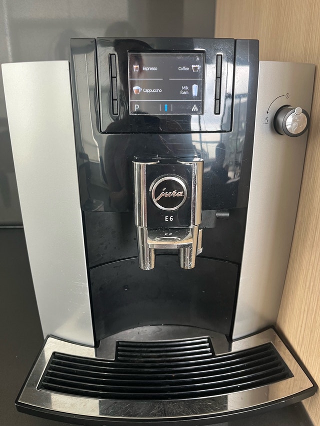 Jura E6 Automatic Espresso Machine with Frother & Grinder - photo 2