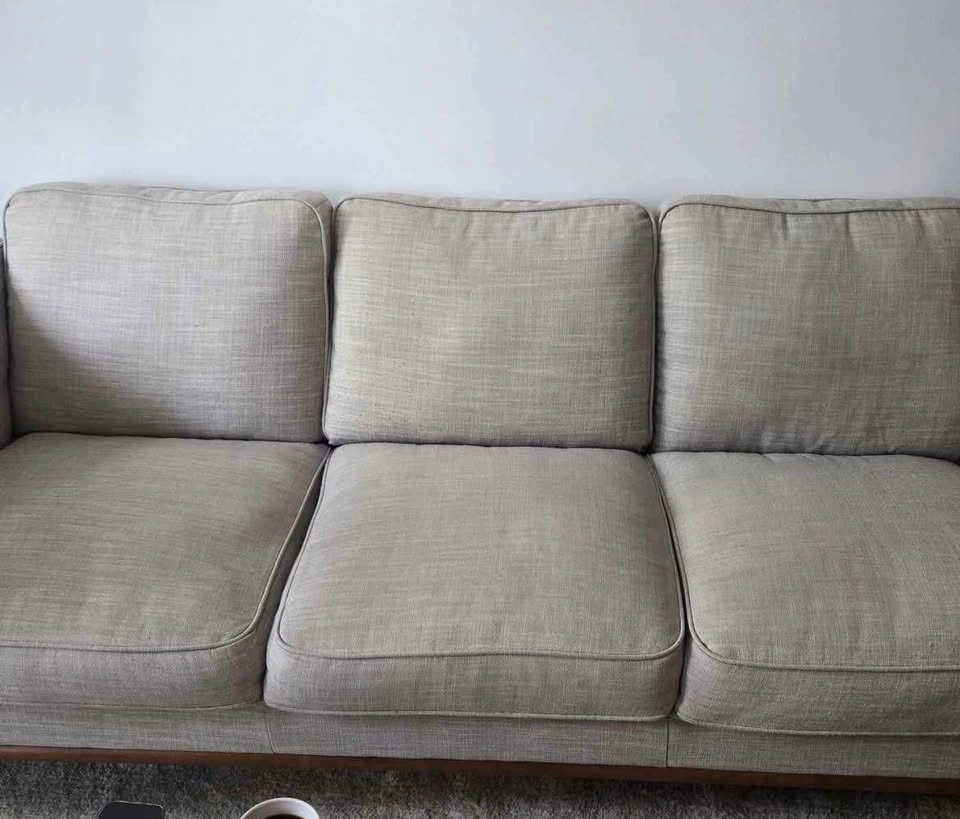 Light grey 3-seater sofa wood base - photo 2