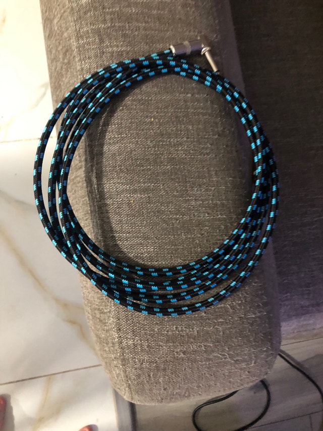 Amp Cable