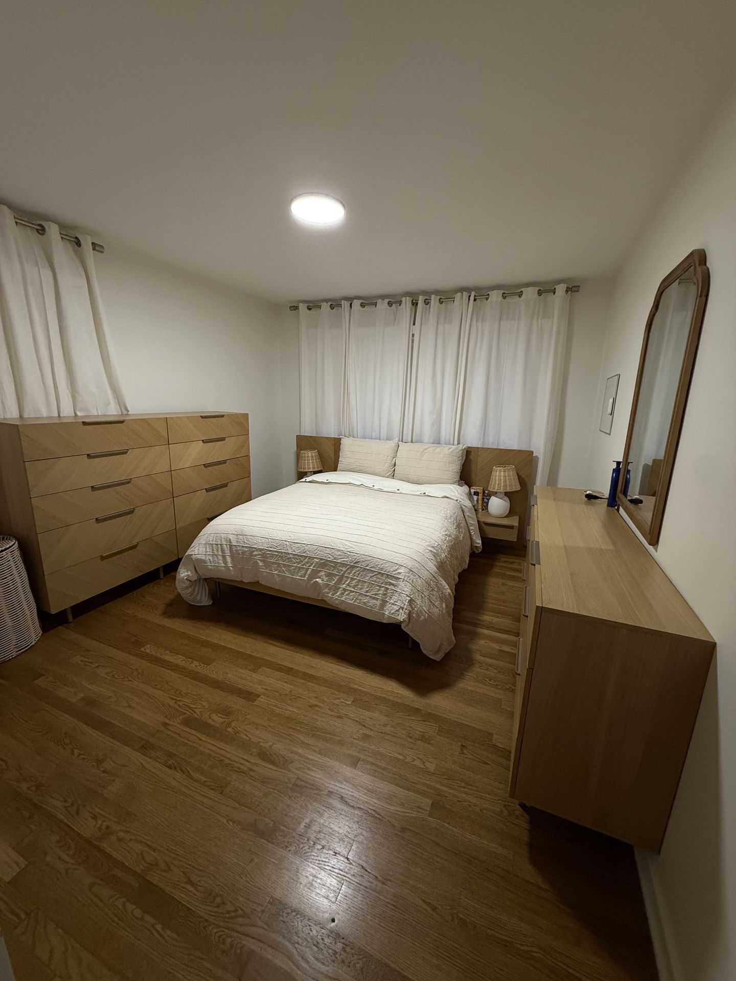Queen Bedroom Set - photo 4