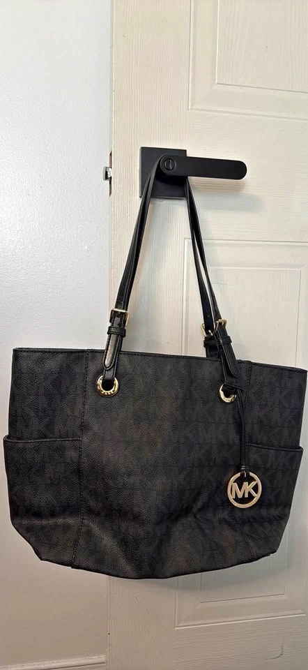 Michael Kors Jet Set Medium Pocket Tote Bag - Black