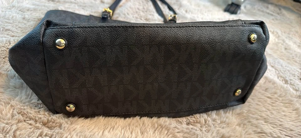 Michael Kors Jet Set Medium Pocket Tote Bag - Black - photo 3