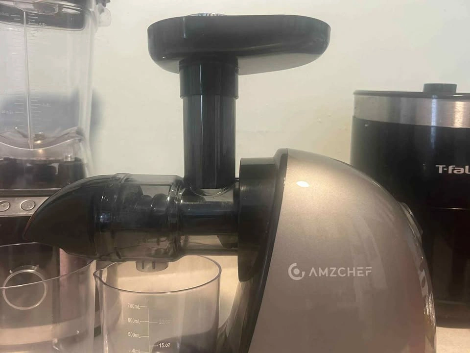 AMZCHEF Slow Juicer Machine - Barely used. - photo 2