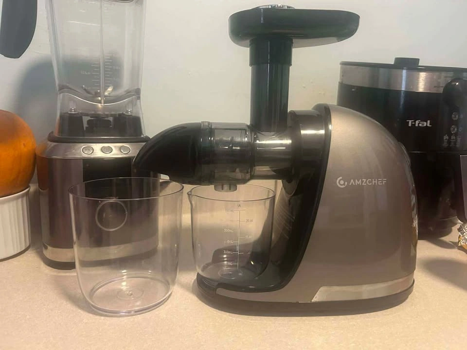 AMZCHEF Slow Juicer Machine - Barely used. - photo 3