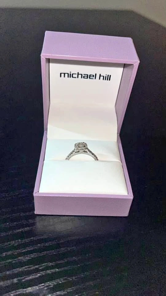 14k Diamond Bridal Halo Engagement Ring - Size 5