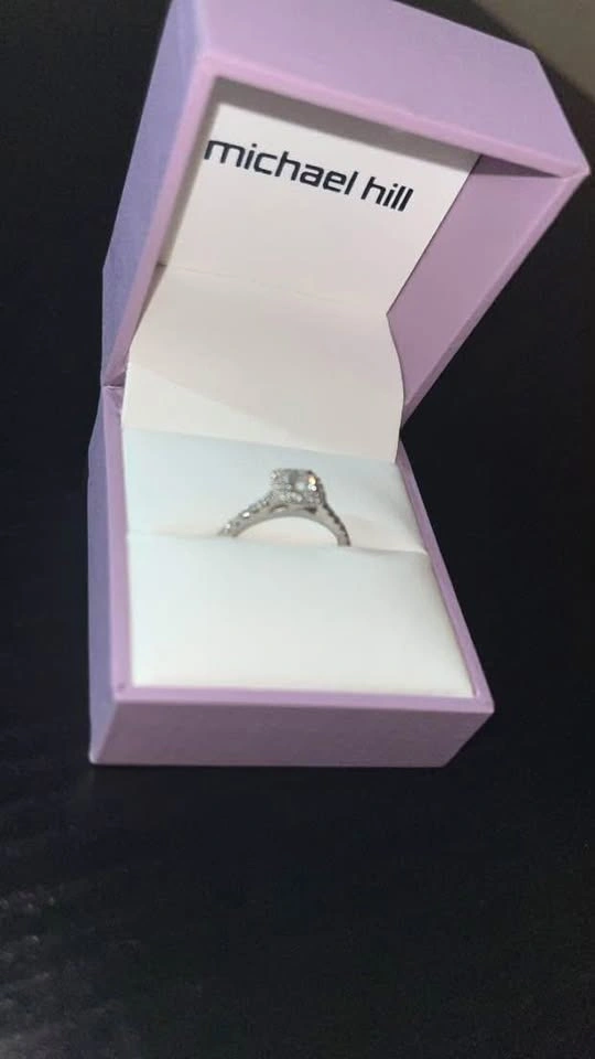 14k Diamond Bridal Halo Engagement Ring - Size 5 - photo 2
