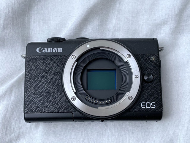 Canon EOS M200 24MP Mirrorless Camera & 15-45mm EF-M Lens - photo 4