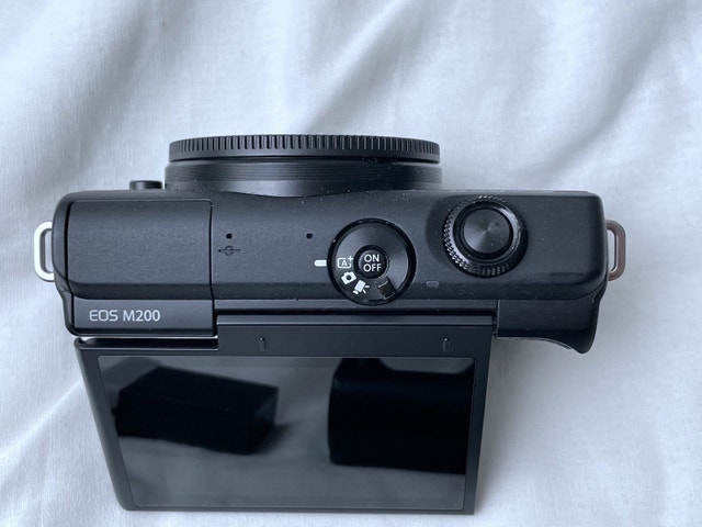 Canon EOS M200 24MP Mirrorless Camera & 15-45mm EF-M Lens - photo 5