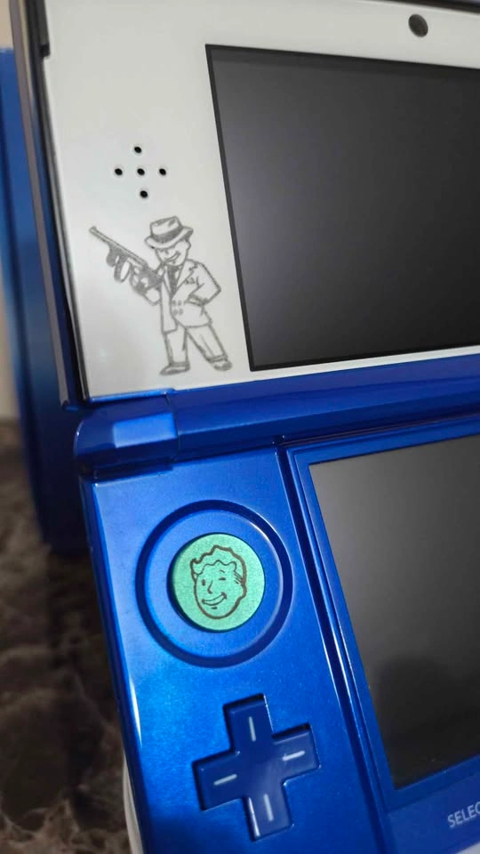 Modded Cobalt Blue 3DS | Fallout Engraved | 32GB | Box - photo 2