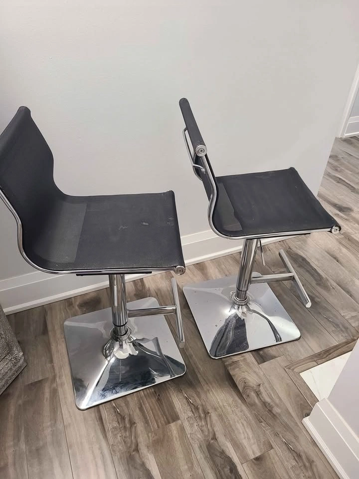 🇨🇦 Pair of bar stools 30$ - photo 4