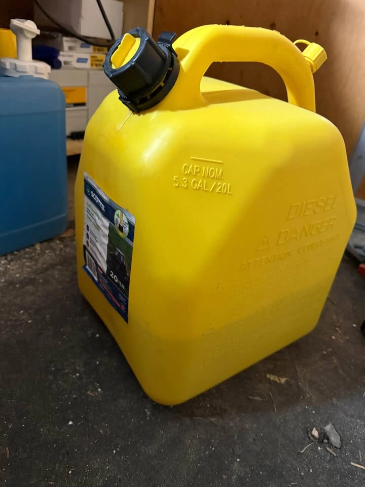 20 Litre Diesel Jerry Can Self Venting - photo 2