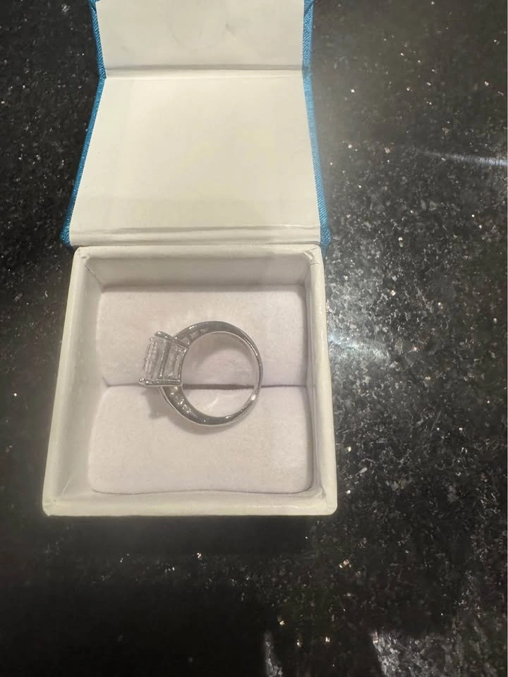 Sparkly S925 Sterling Silver Emerald Cut Ring - photo 2