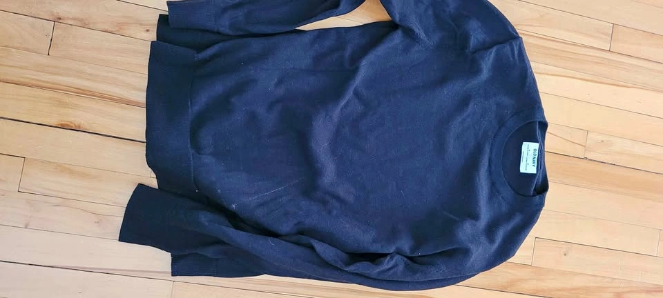 Old Navy Black Sweater M
