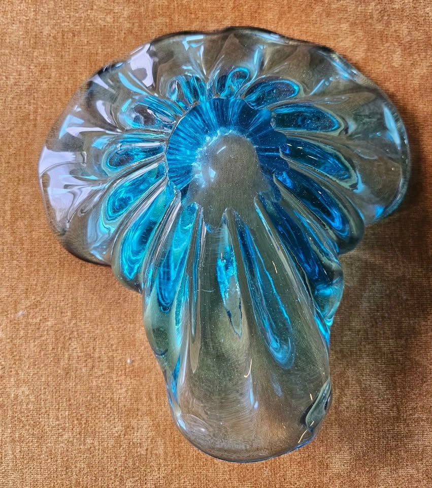 Vintage Mid-Century Blue Art Glass Shell Bowl - Cadmium - photo 5