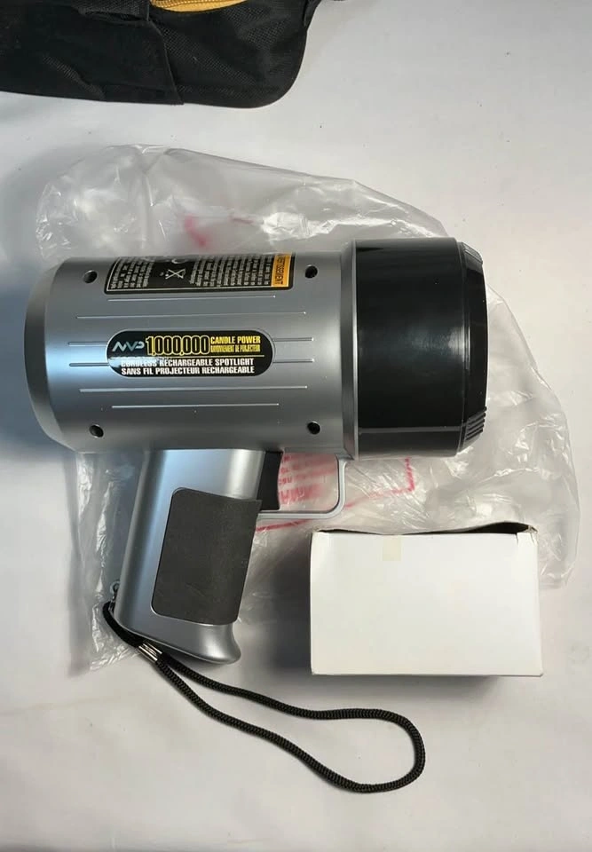 Cordless Spotlight 1,000,000 Candle Power - photo 4