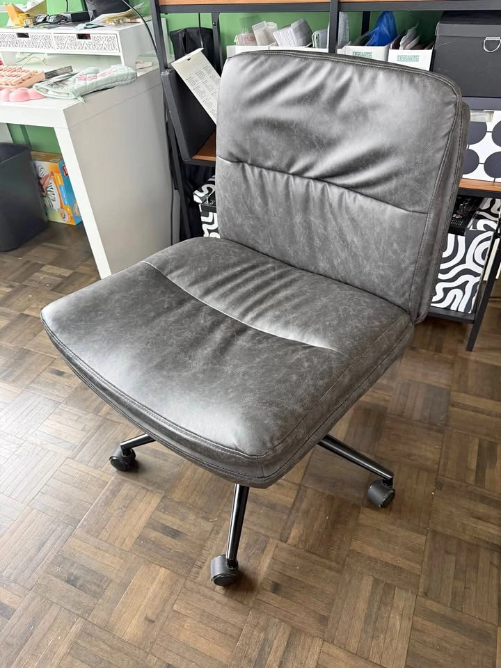 Grey Faux Leather Cross Legged Office Chair