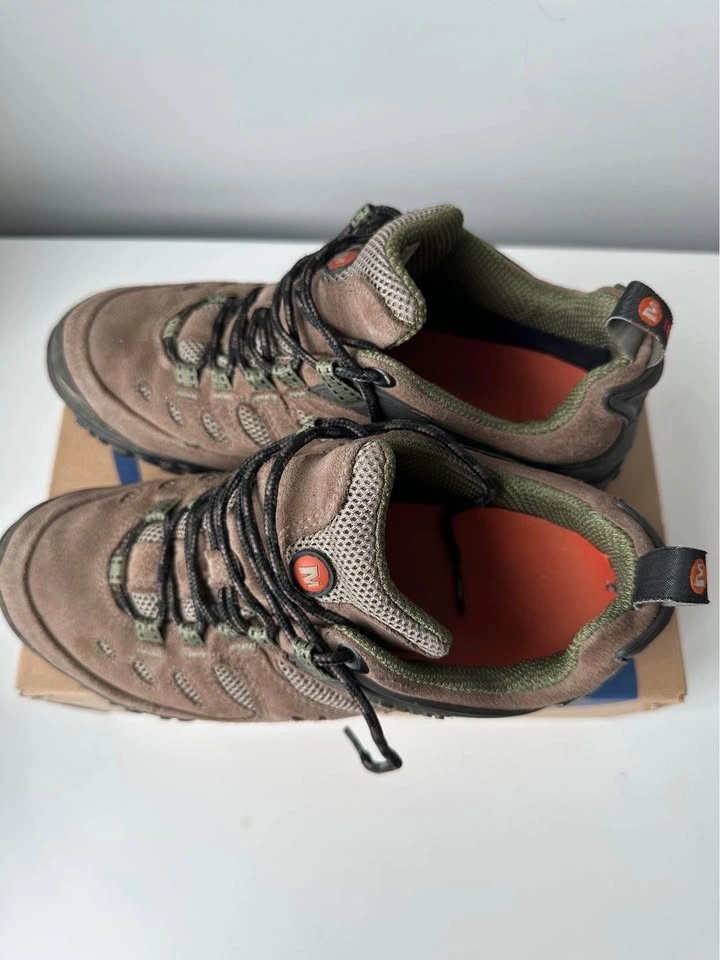 Merrell Hiking boots cash only $95 - photo 2