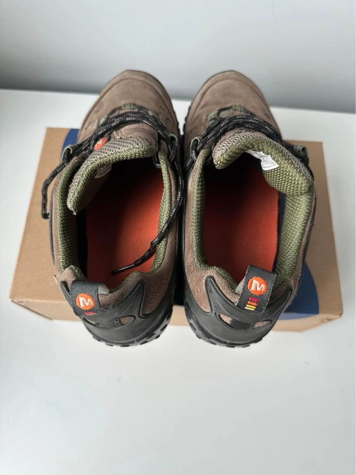 Merrell Hiking boots cash only $95 - photo 3