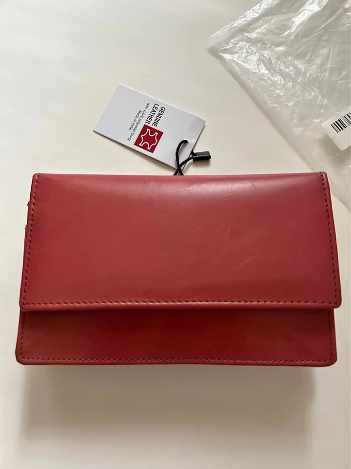 Brand New w/Tag Women’s Genuine Leather Purse/Wallet in Plum