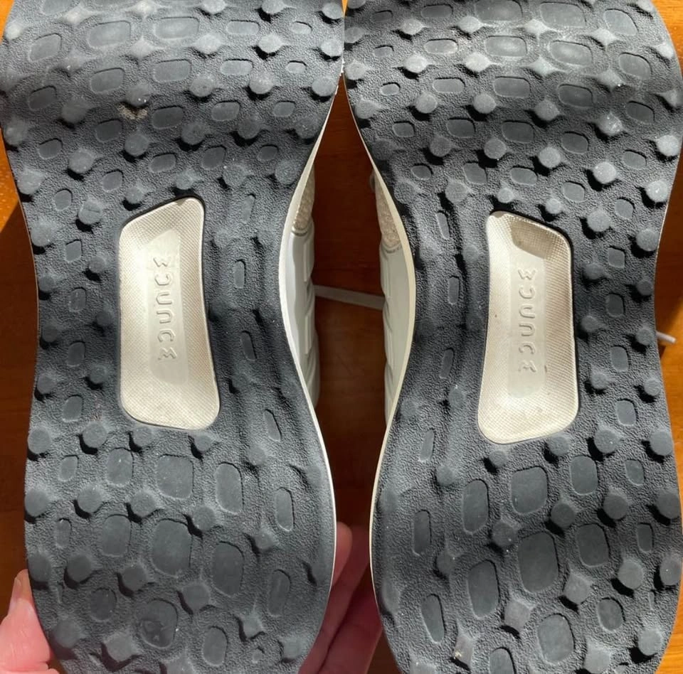 adidas Women's Ubounce DNA Shoes Size 11 - photo 5