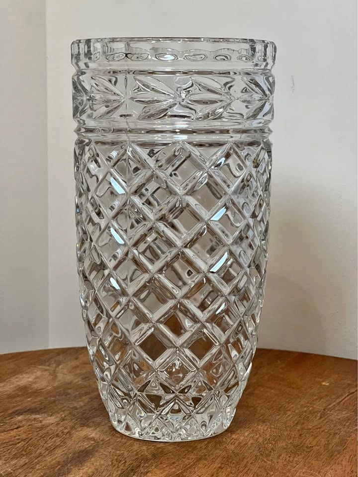 Vintage Toscany 24% Lead Crystal 8” Vase