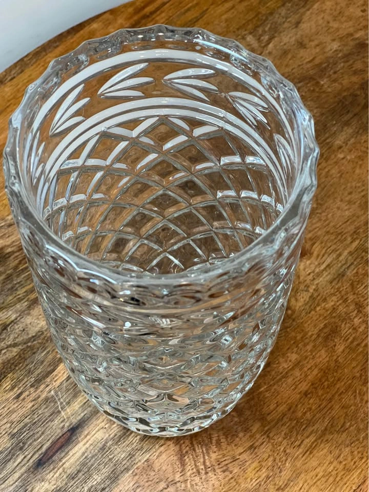 Vintage Toscany 24% Lead Crystal 8” Vase - photo 3
