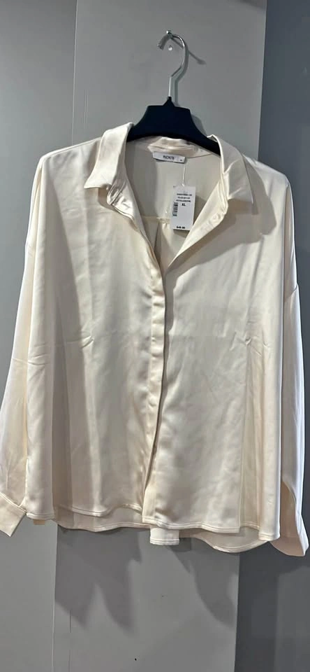 RICKI'S Cream Satin-like Button-Up Shirt XL (oversized)