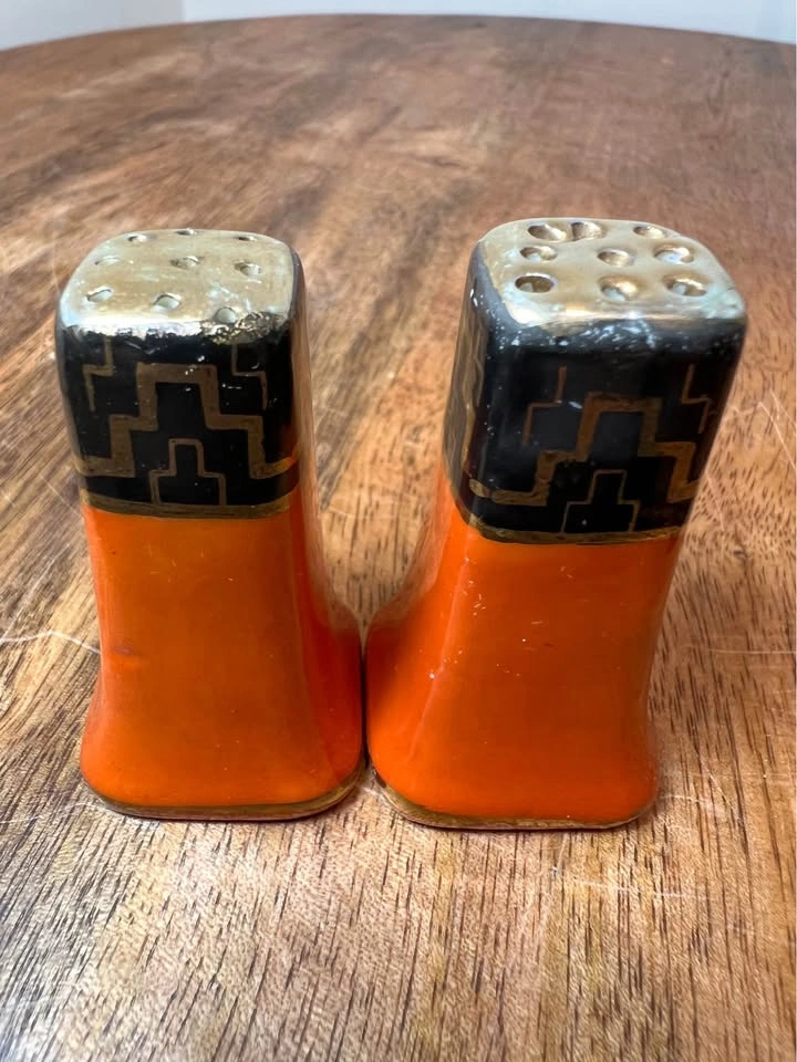 Vintage Art Deco Salt & Pepper Shakers - photo 3