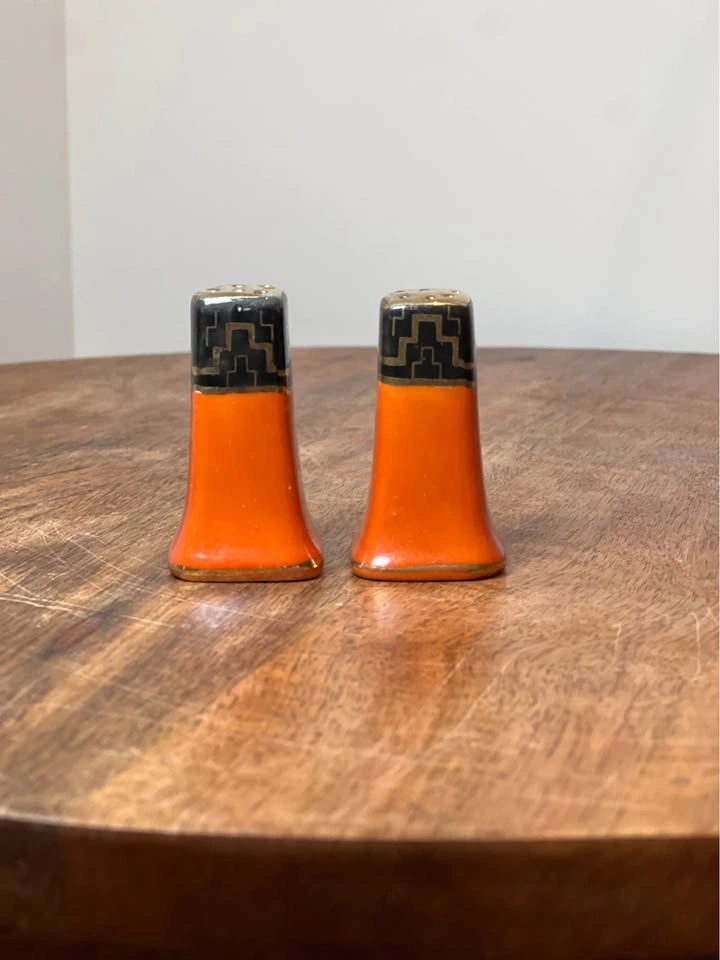 Vintage Art Deco Salt & Pepper Shakers - photo 4