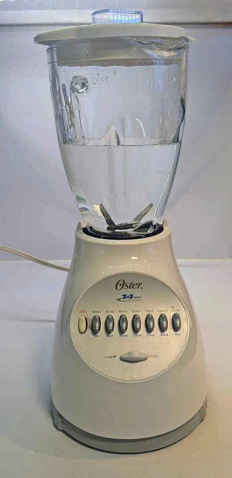 Used Oster Blender - 6 cup, 1.25 liter capacity