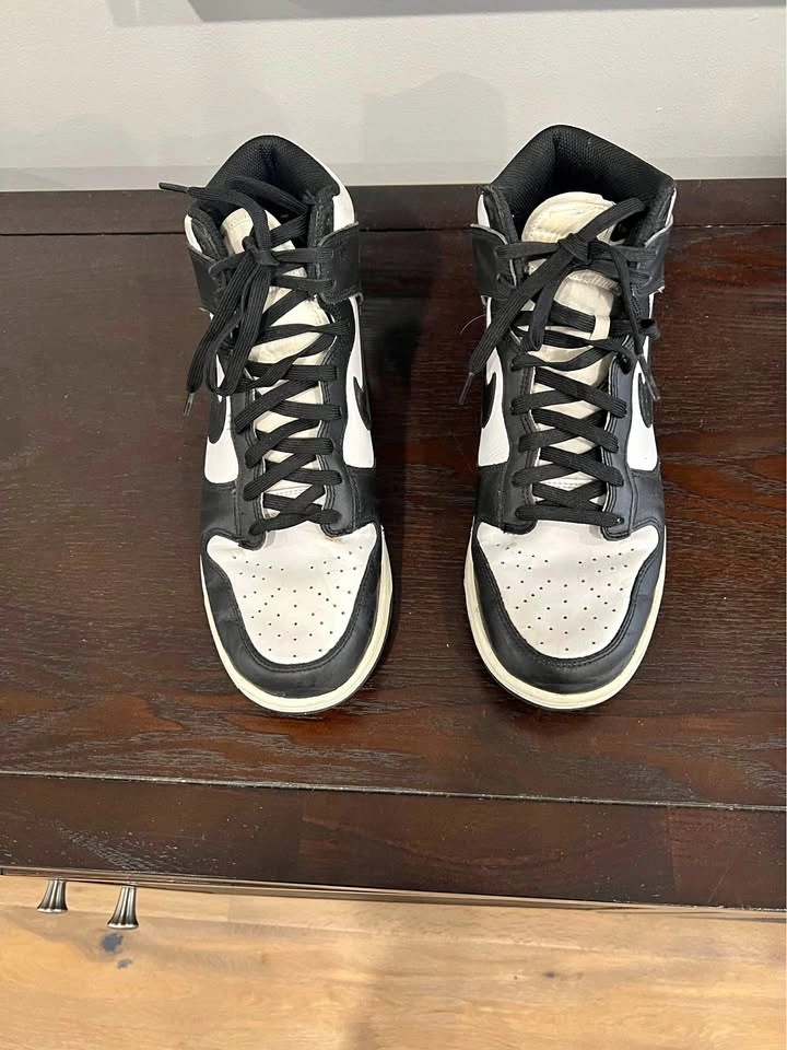 Nike Jordans Black and White Size 9.5