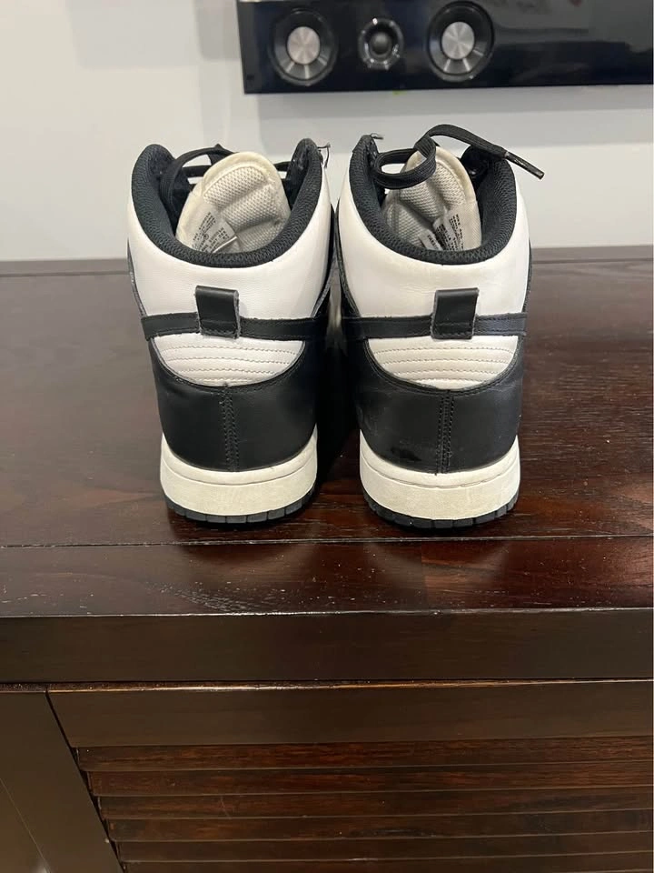 Nike Jordans Black and White Size 9.5 - photo 3