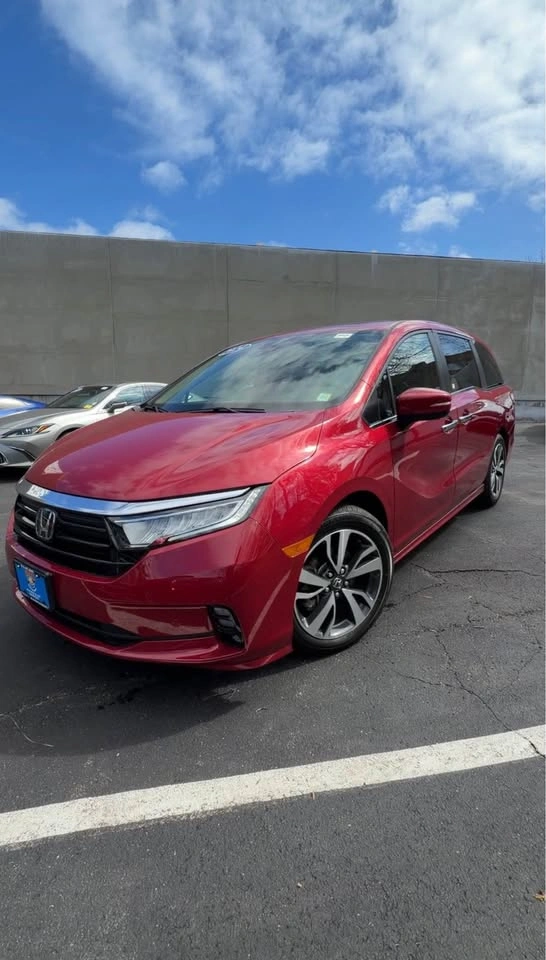 2024 Honda Odyssey Touring Minivan - photo 2