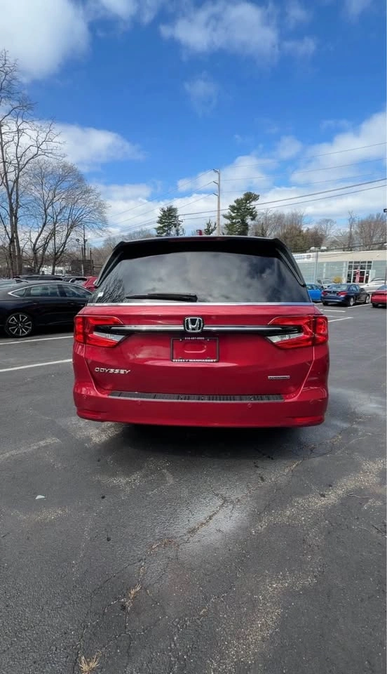 2024 Honda Odyssey Touring Minivan - photo 4