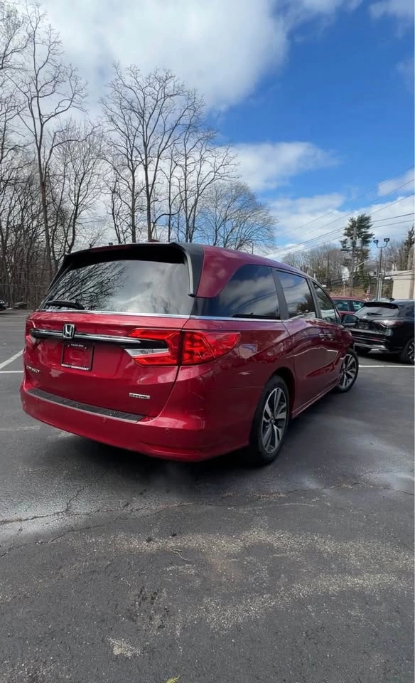 2024 Honda Odyssey Touring Minivan - photo 5