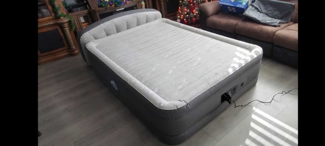 Queen Size Double High Sealy Air Mattress