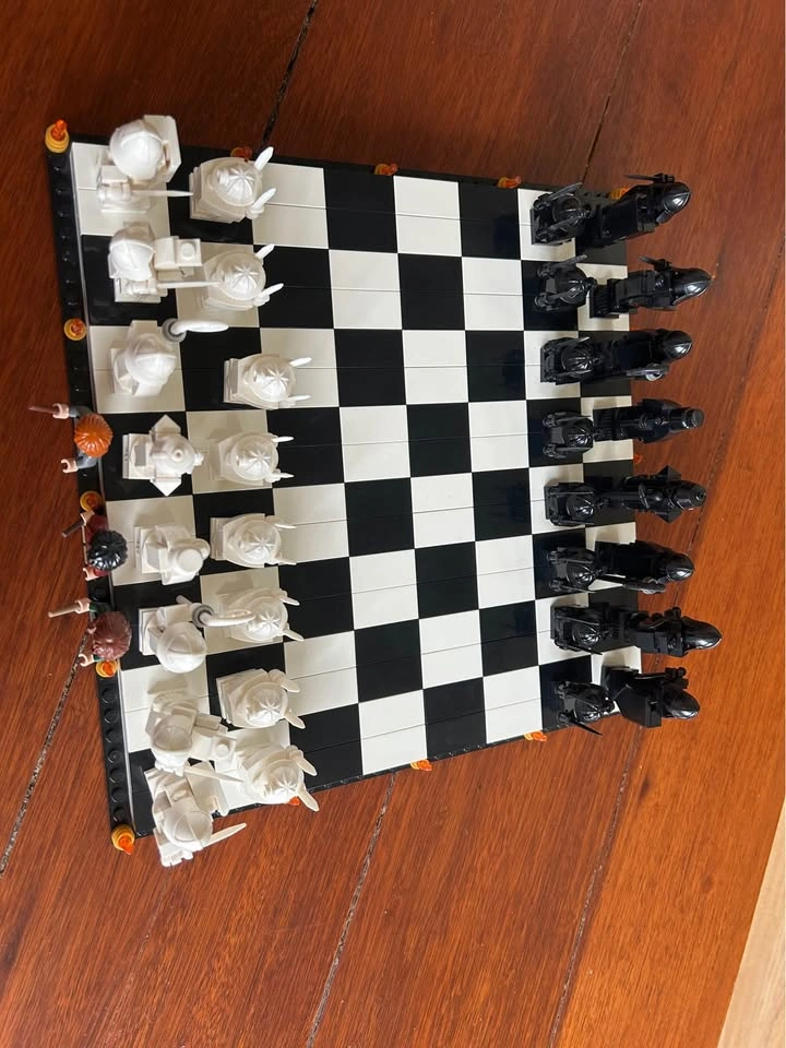 Harry Potter Lego - Hogwarts Wizard’s Chess - 76392 - photo 3