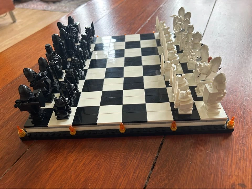 Harry Potter Lego - Hogwarts Wizard’s Chess - 76392 - photo 4