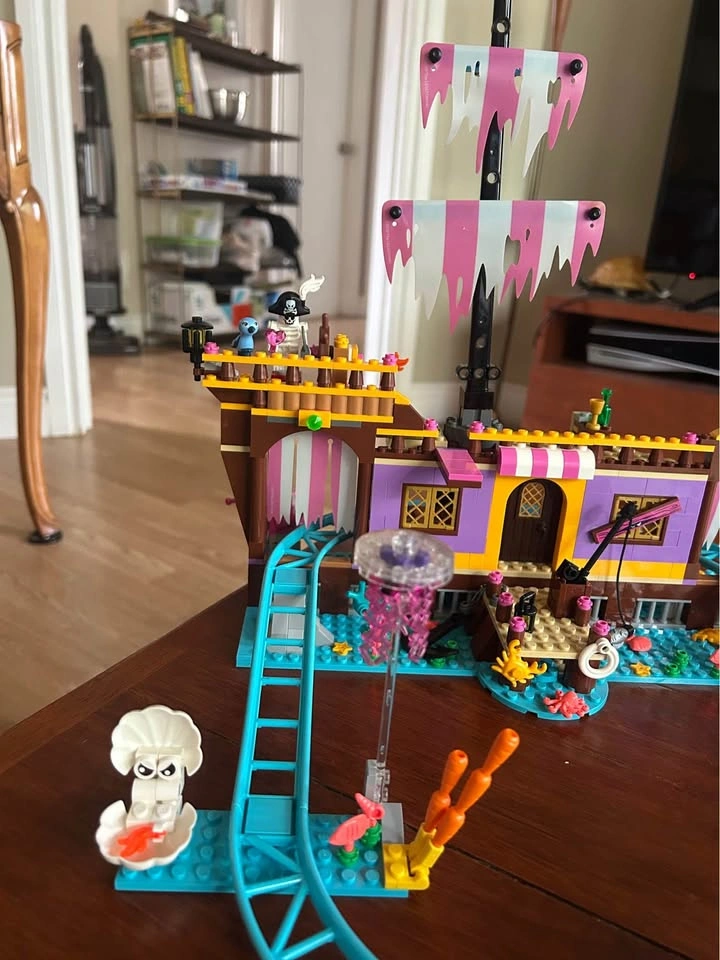 REDUCED! LEGO Friends - Heartlake Amusement Pier 41375 REDUCED - photo 5