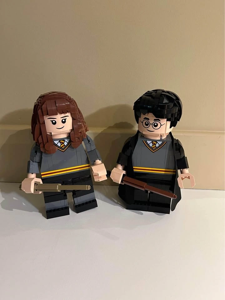 REDUCED Giant lego figures Harry Potter & Hermione set 76393