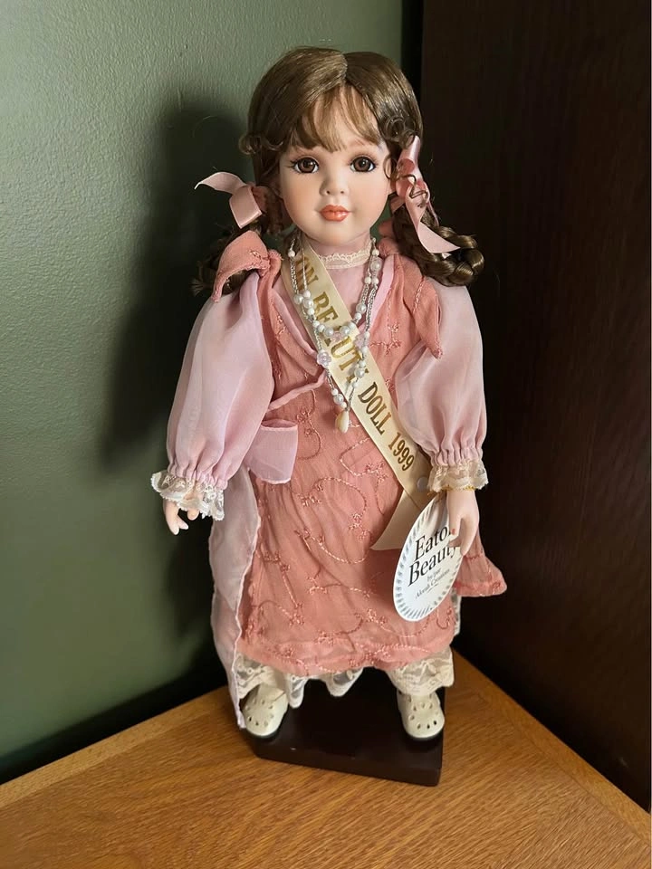 1999 Eaton’s Beauty Doll “Claire”