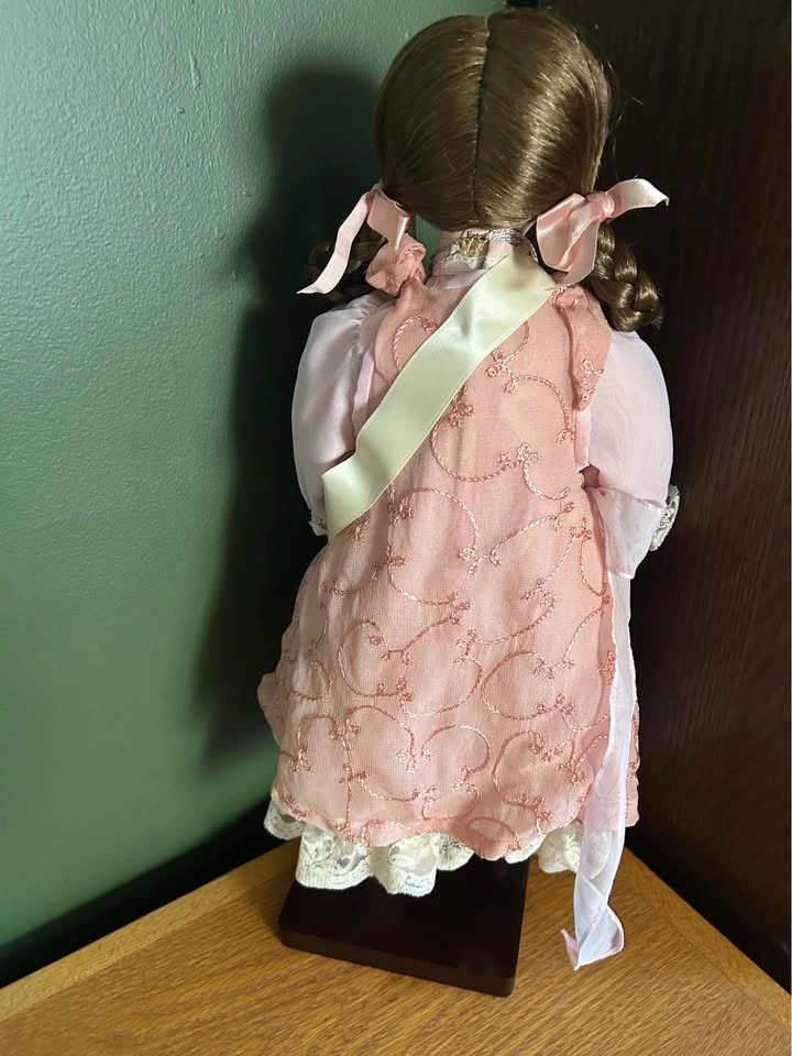 1999 Eaton’s Beauty Doll “Claire” - photo 3