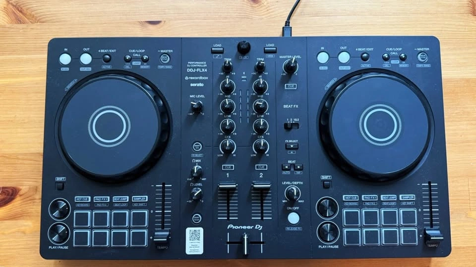 Pioneer DJ DDJ-FLX4 Controller - photo 3